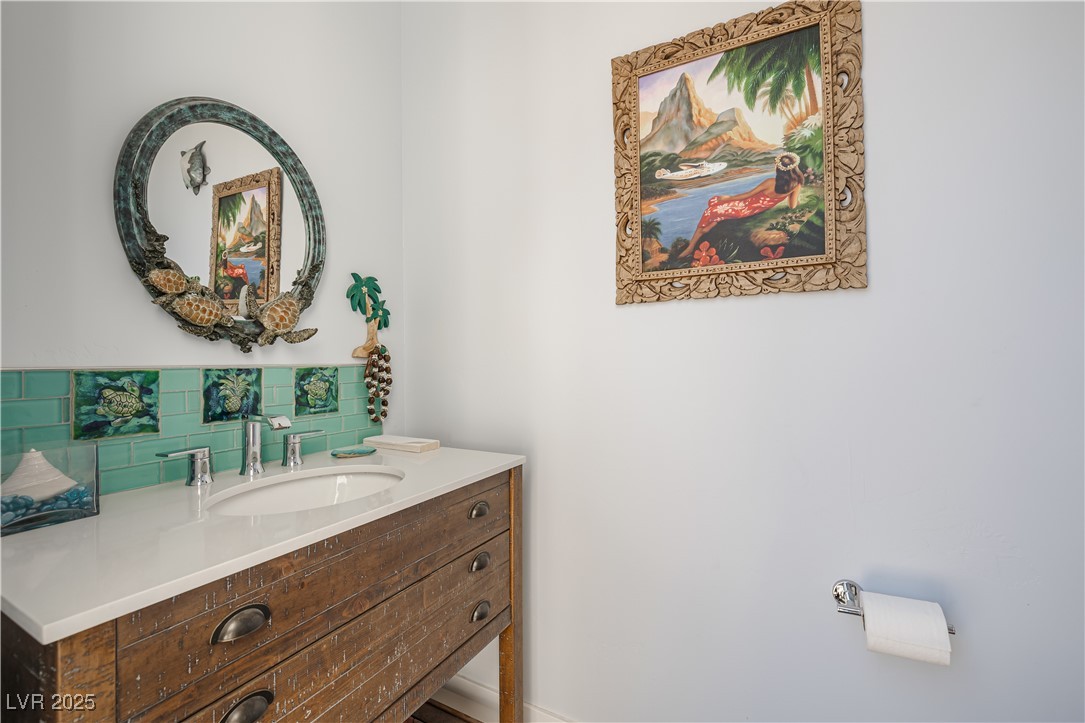 18 Grand Corniche Drive