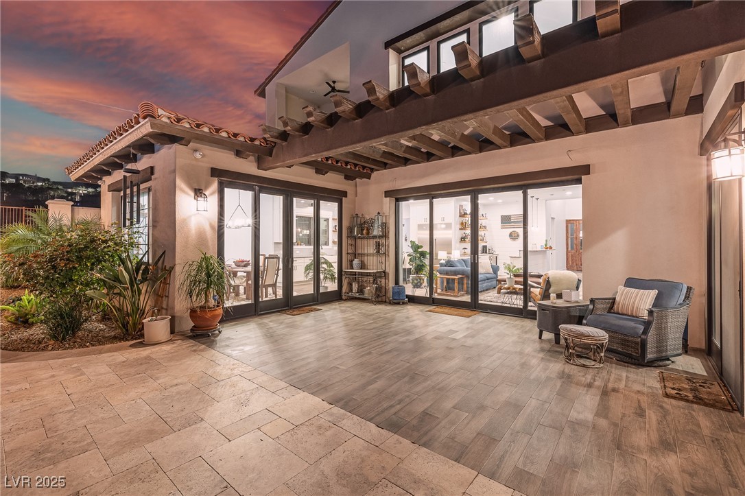 18 Grand Corniche Drive