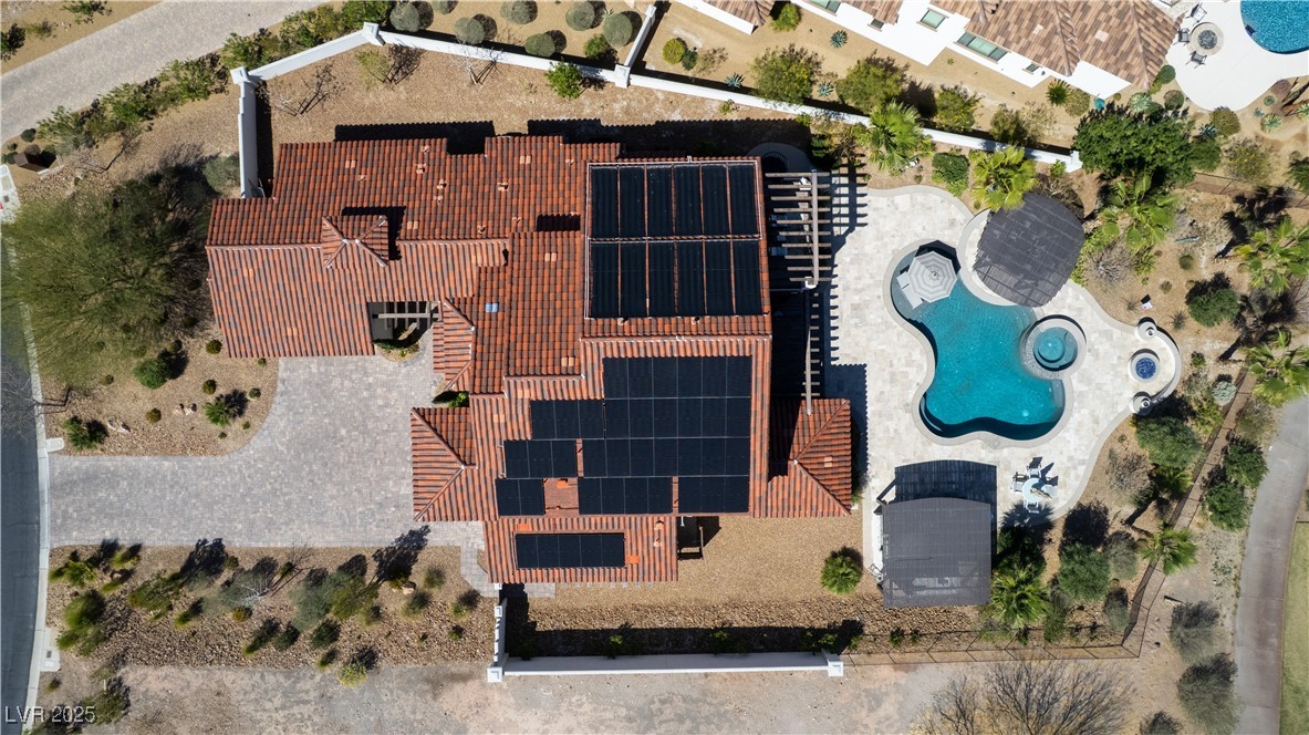 18 Grand Corniche Drive