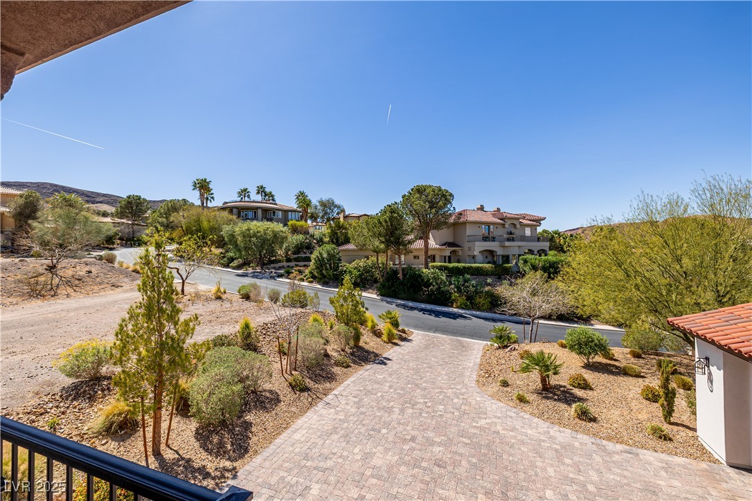 18 Grand Corniche Drive