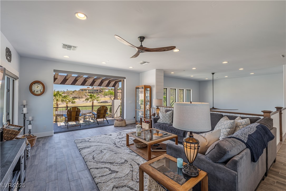 18 Grand Corniche Drive