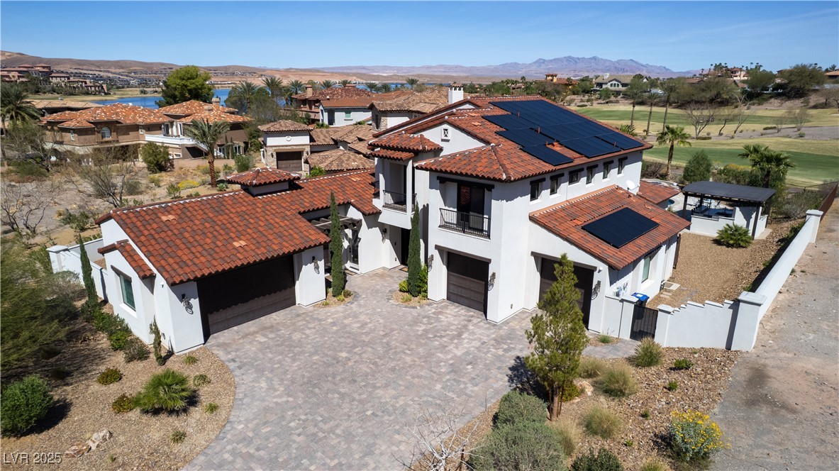 18 Grand Corniche Drive