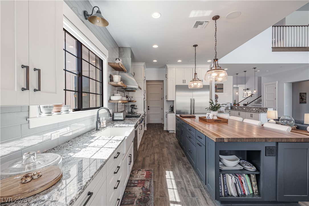 18 Grand Corniche Drive