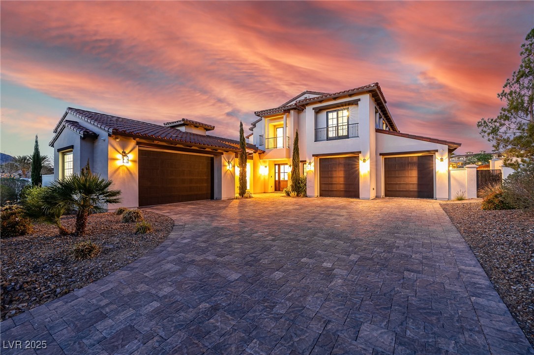 18 Grand Corniche Drive