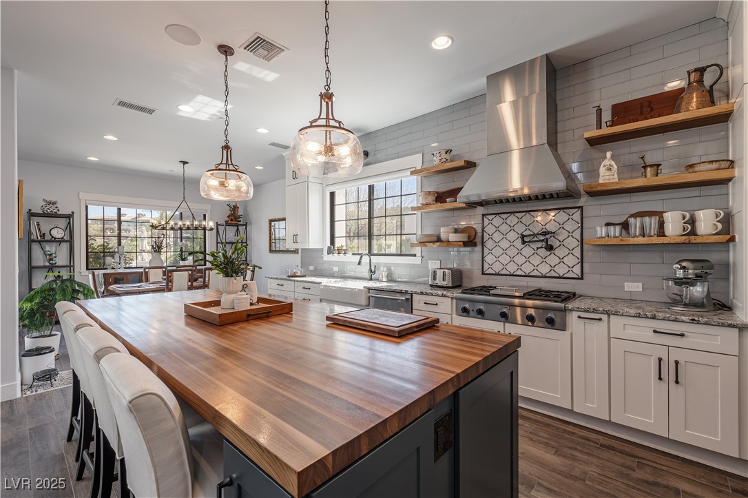 18 Grand Corniche Drive