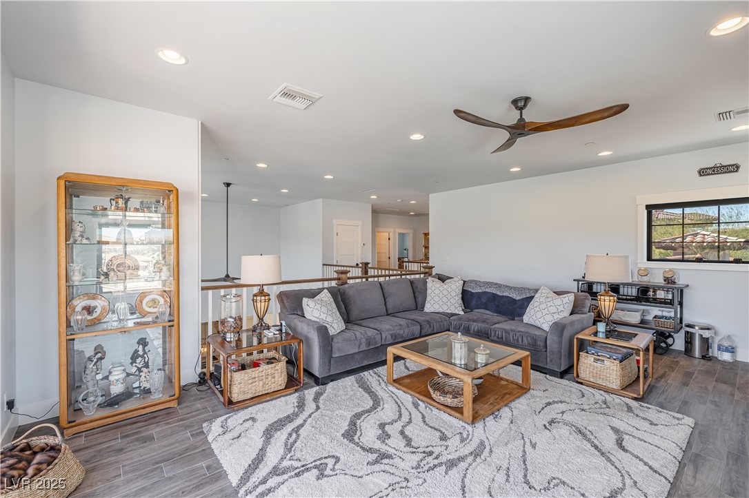 18 Grand Corniche Drive
