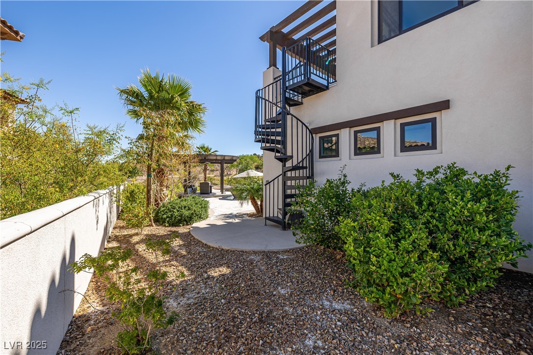 18 Grand Corniche Drive