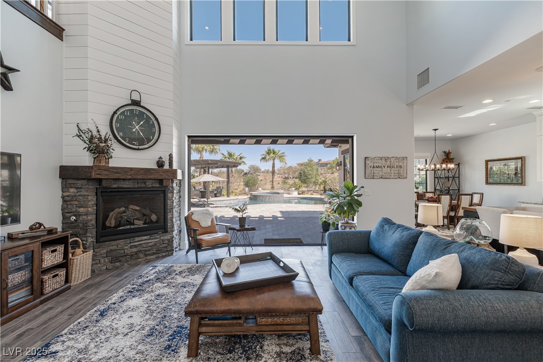 18 Grand Corniche Drive