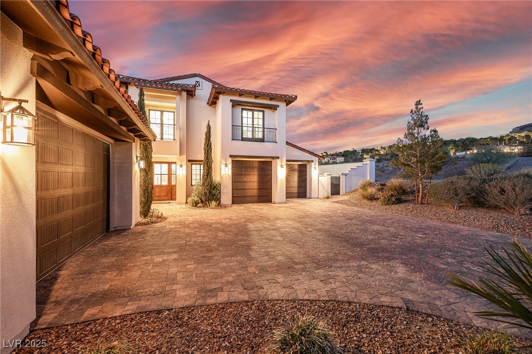 18 Grand Corniche Drive