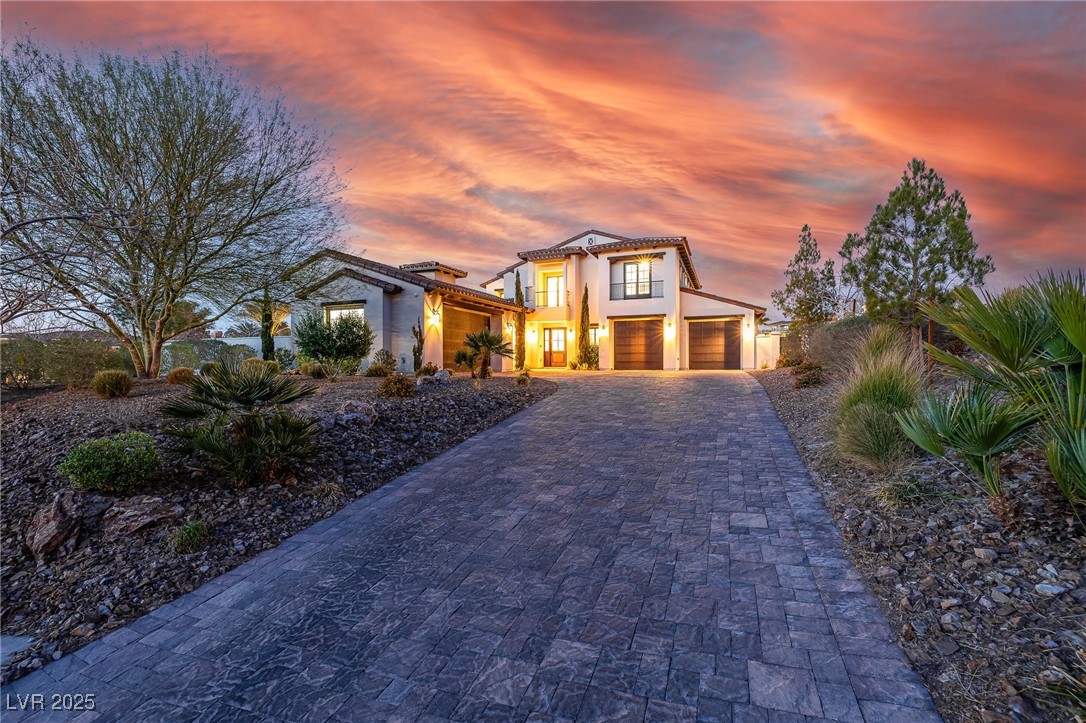 18 Grand Corniche Drive
