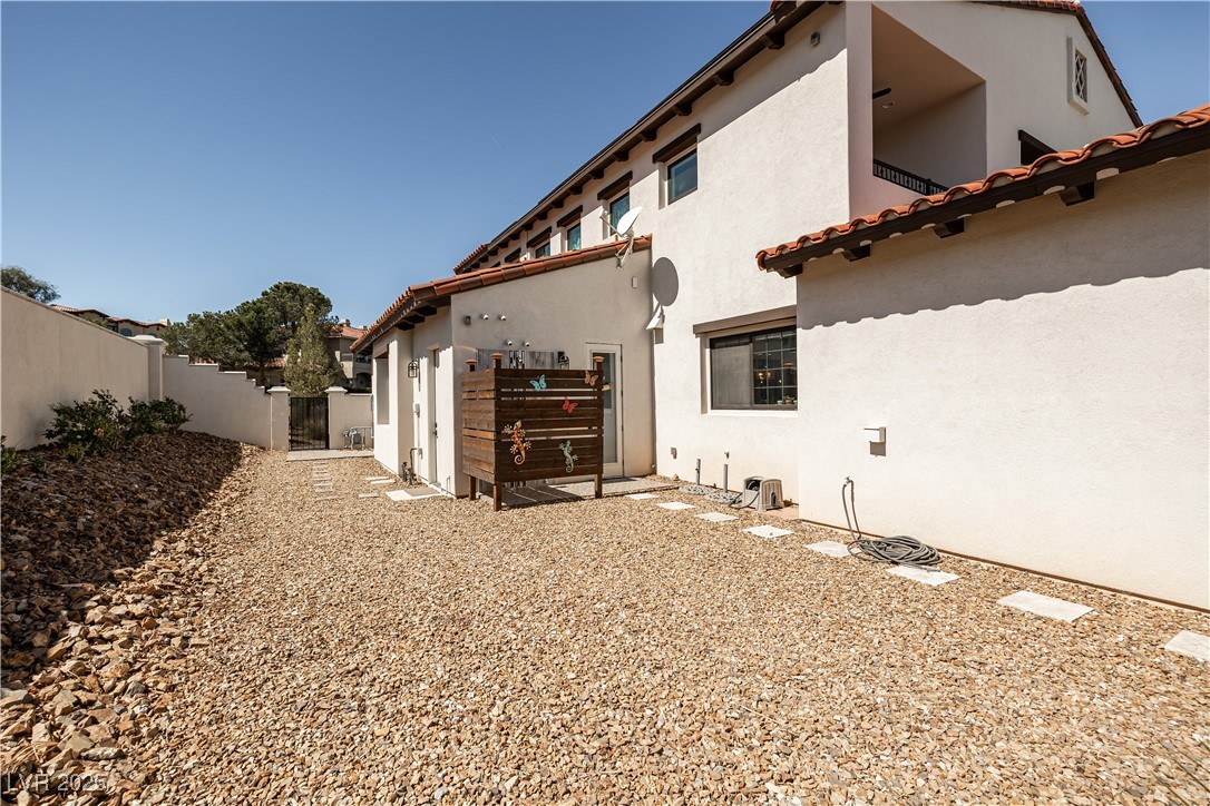 18 Grand Corniche Drive