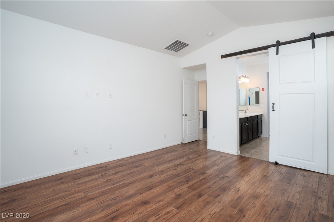 7664 Mallard Bay Avenue