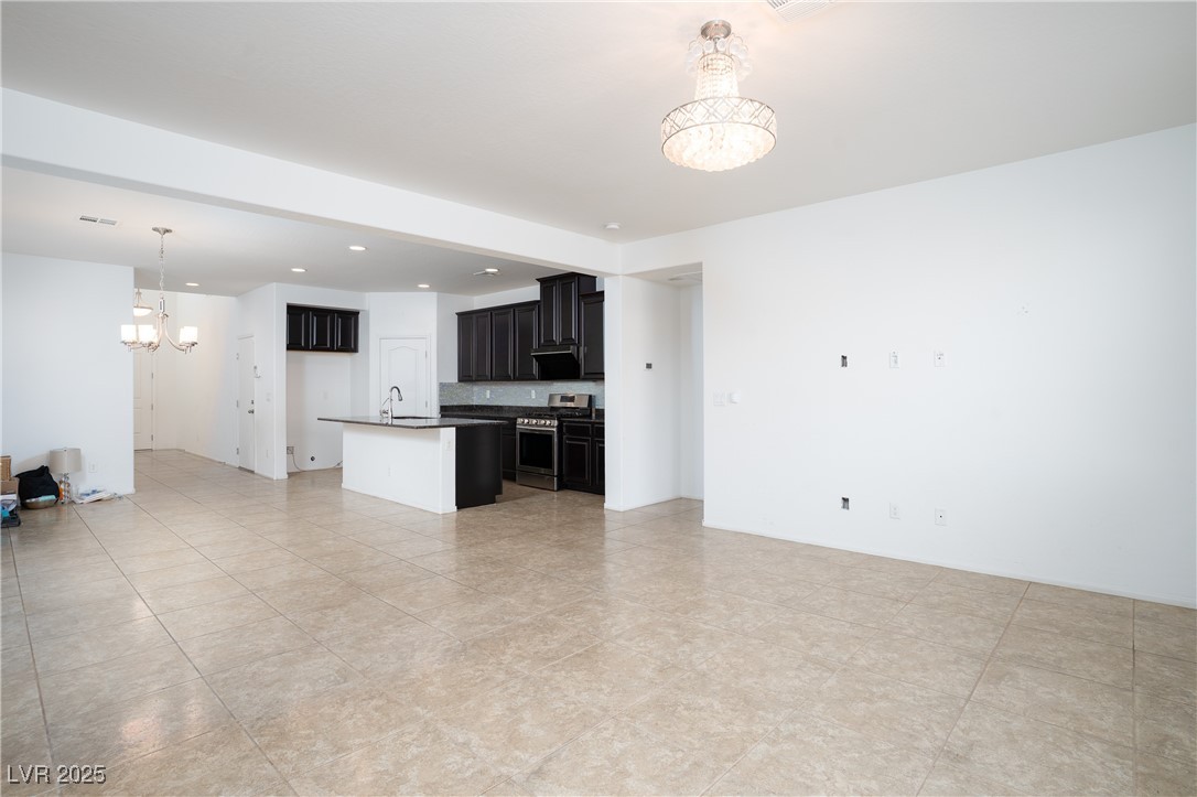 7664 Mallard Bay Avenue