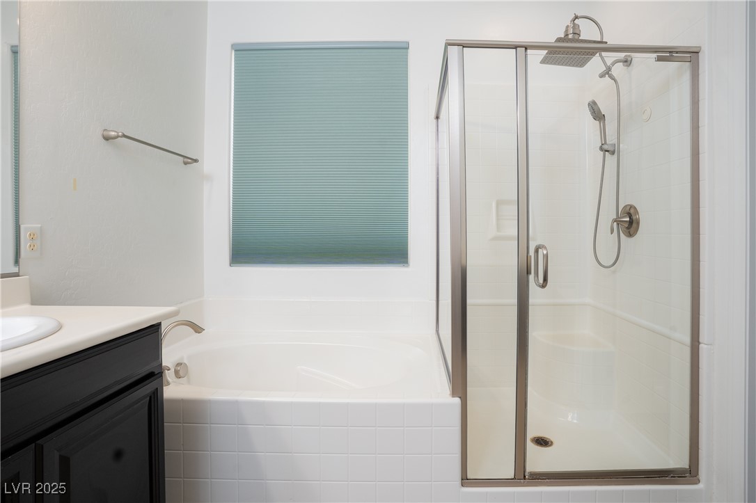 7664 Mallard Bay Avenue