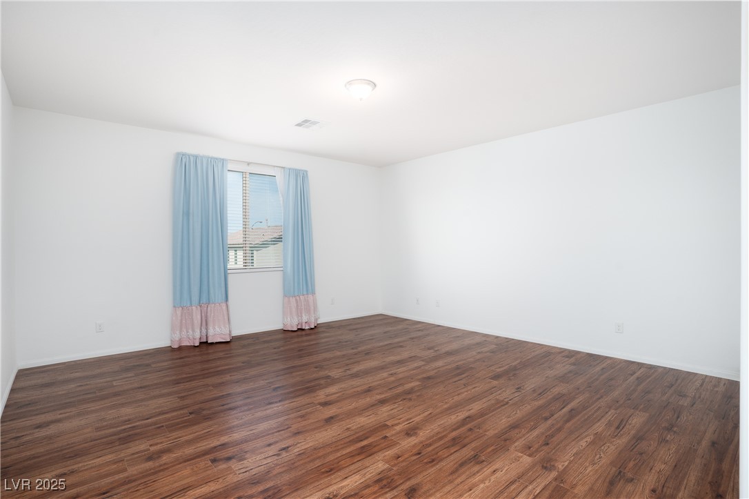 7664 Mallard Bay Avenue