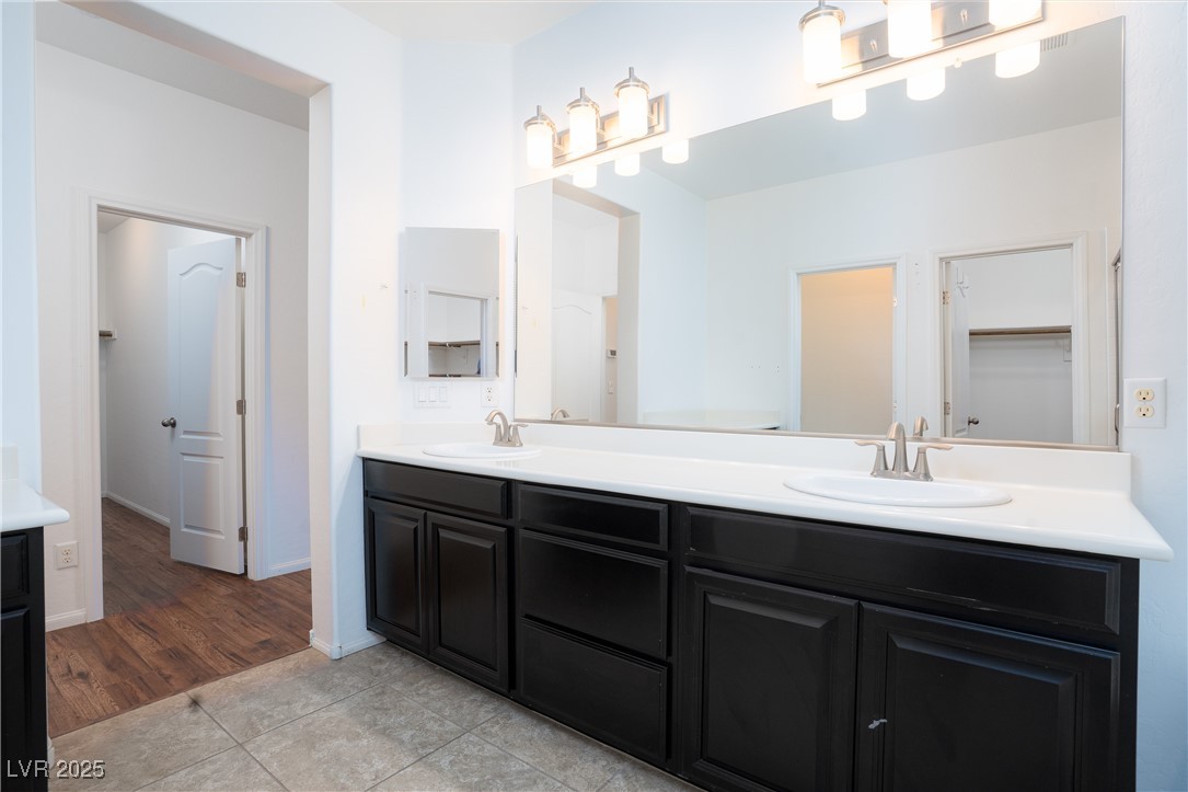 7664 Mallard Bay Avenue