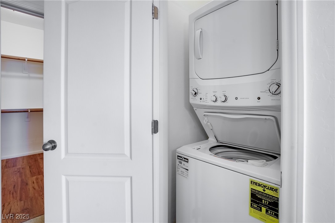 7664 Mallard Bay Avenue