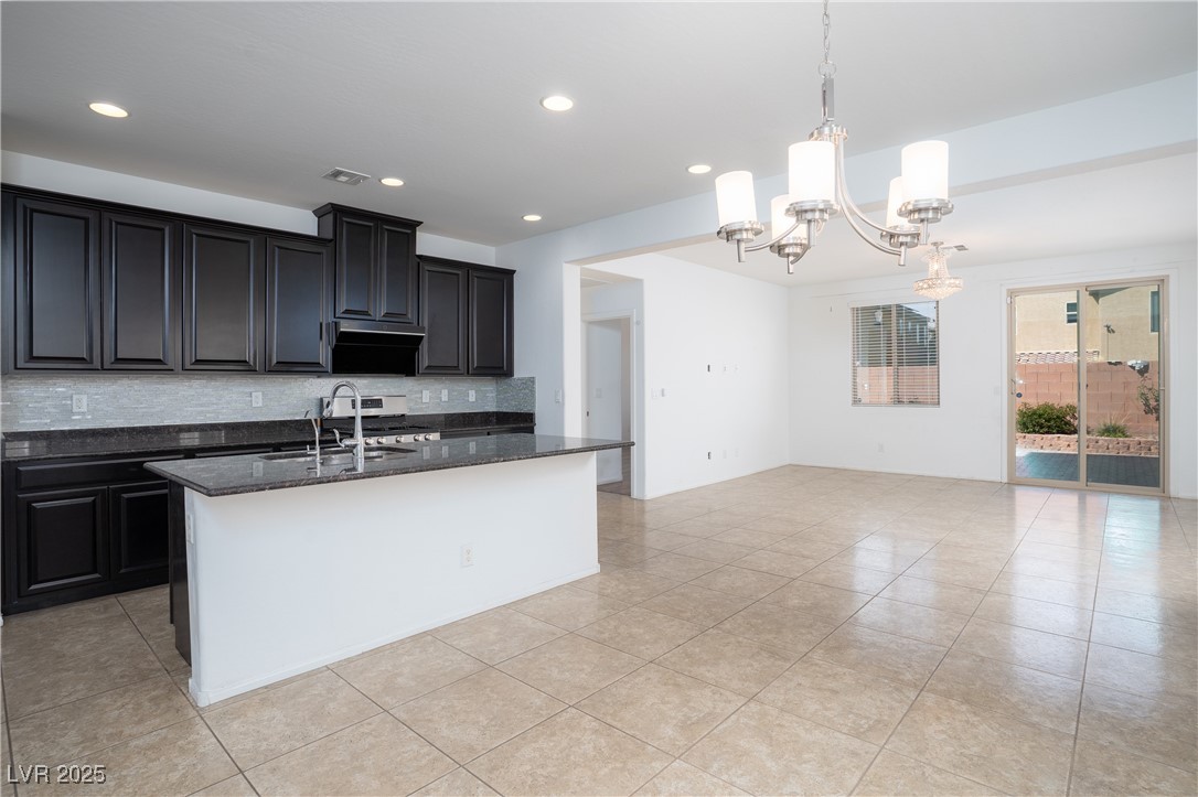 7664 Mallard Bay Avenue