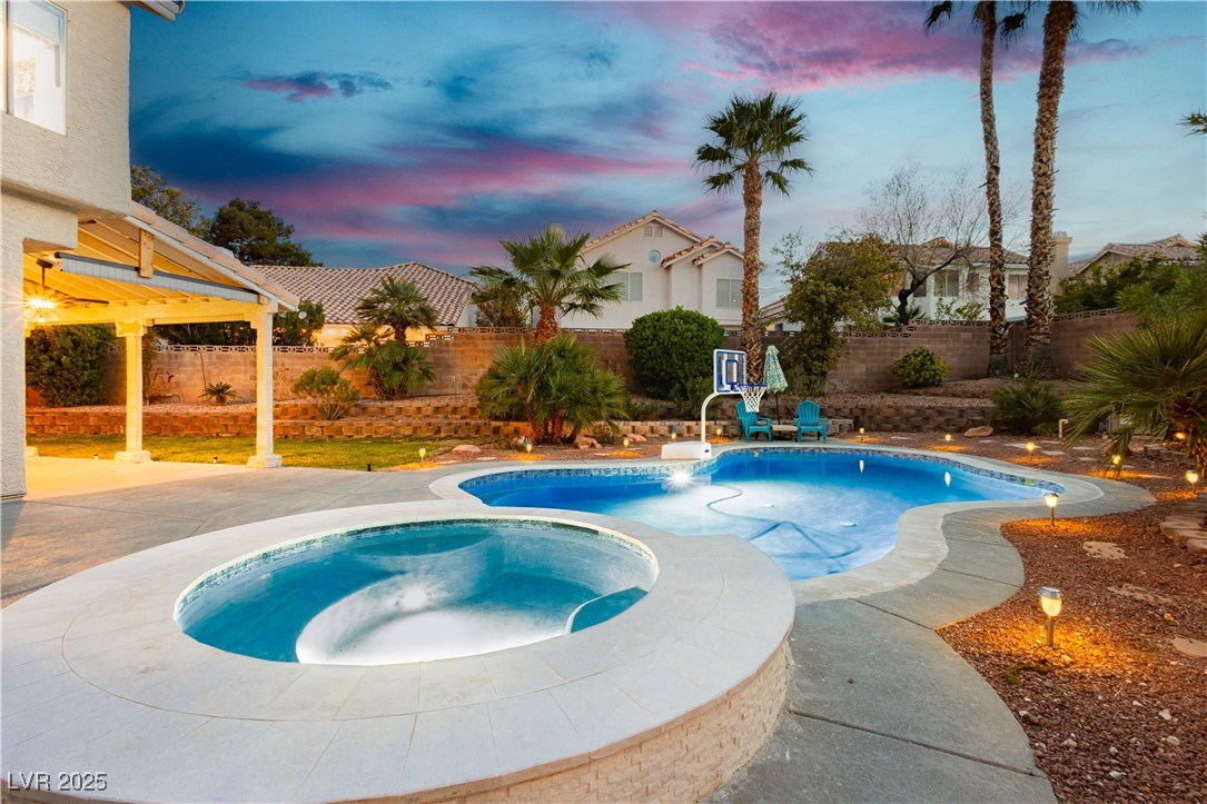 2401 Rice Flower Circle