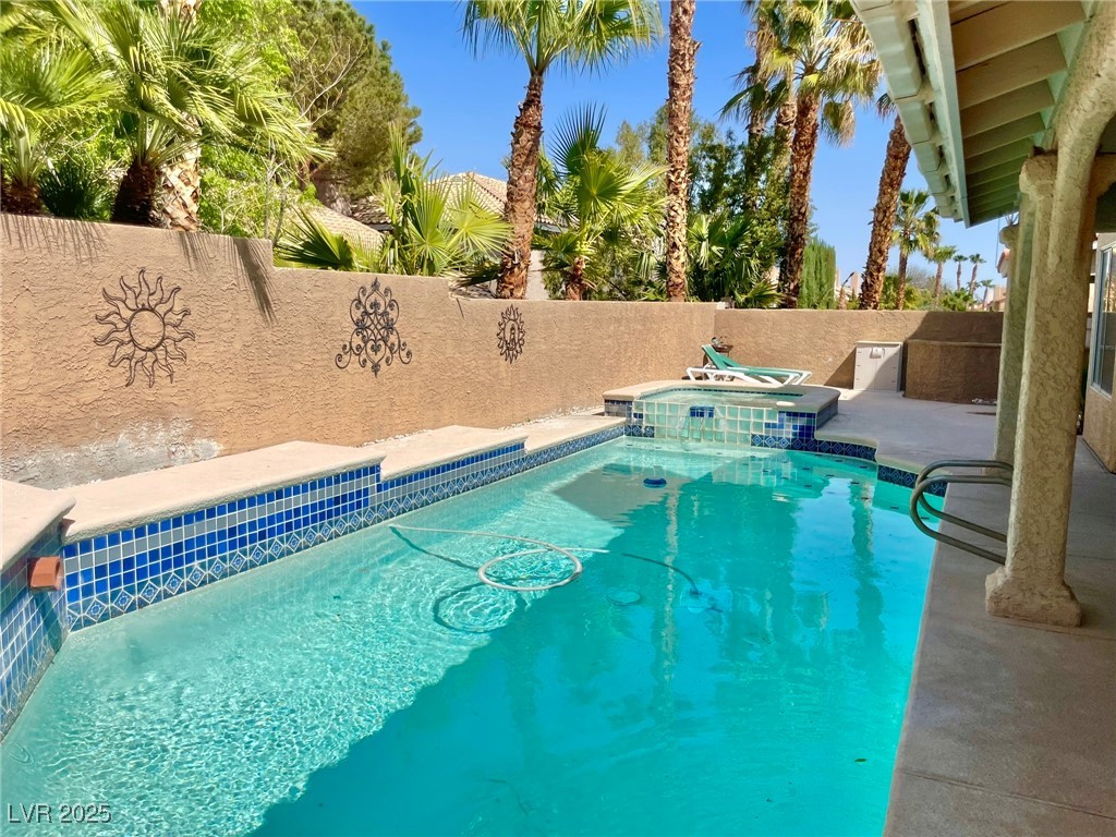 8312 Aqua Spray Avenue