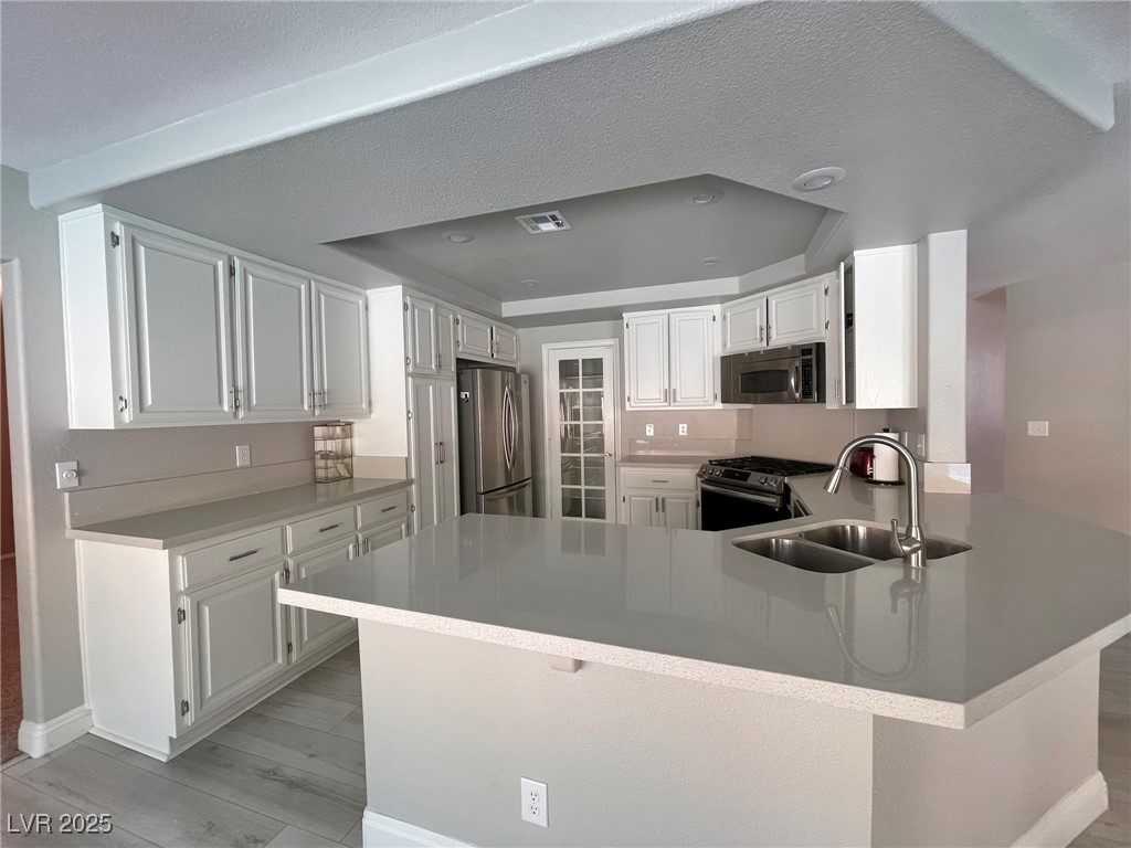 8312 Aqua Spray Avenue