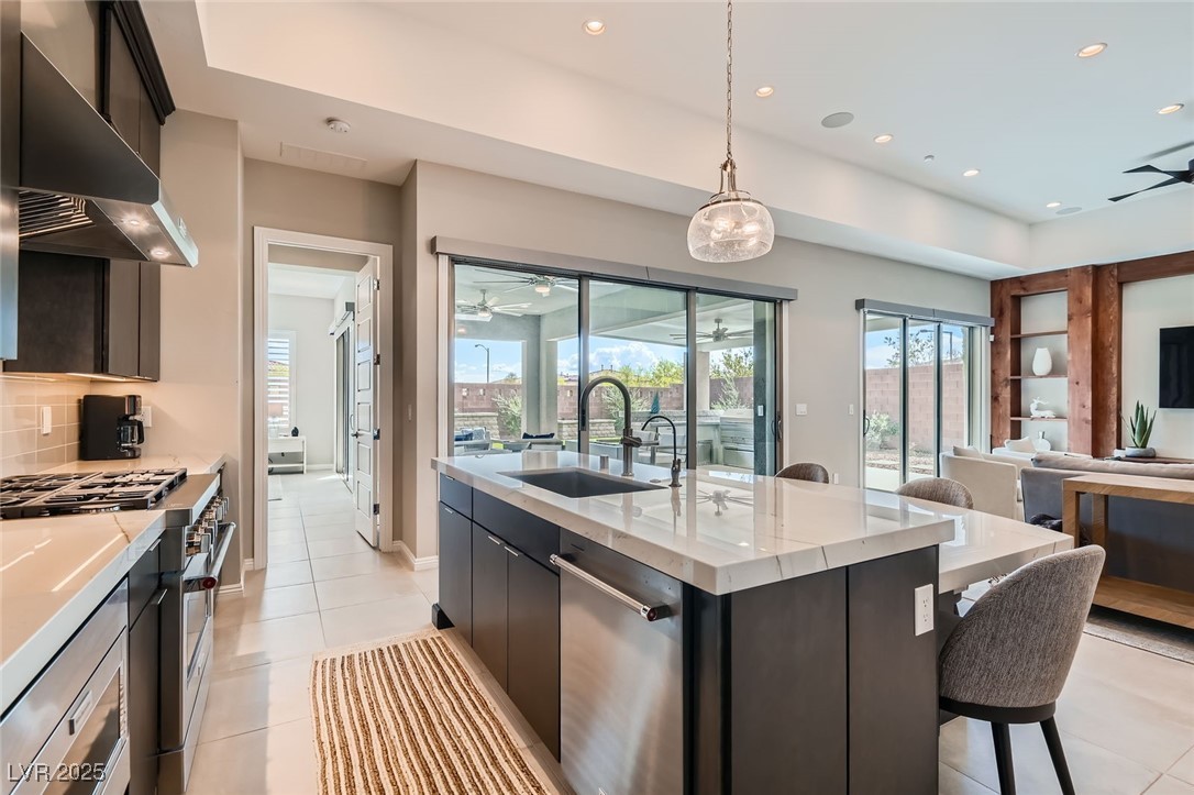 6712 Iron Square Street