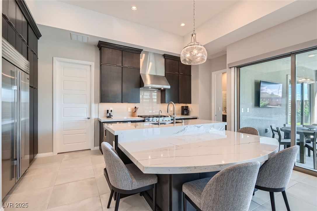 6712 Iron Square Street