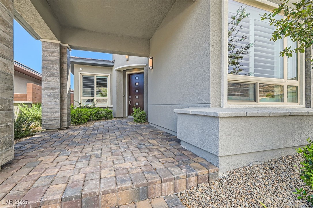 6712 Iron Square Street