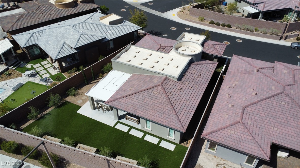 6712 Iron Square Street