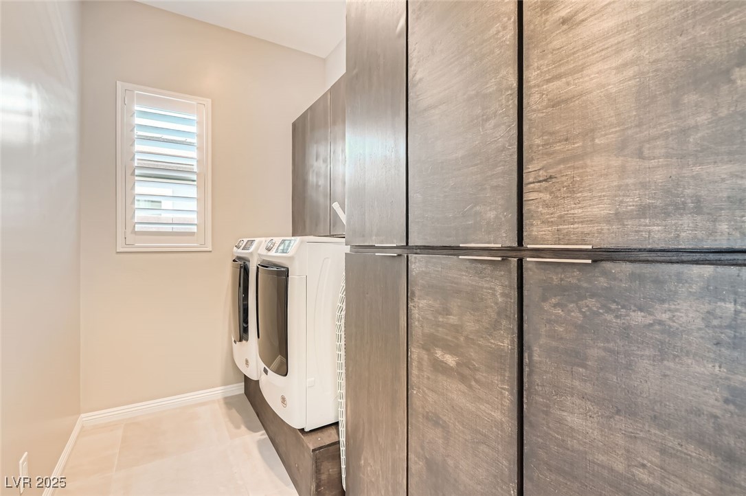 6712 Iron Square Street