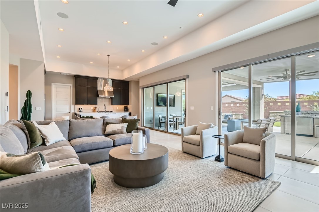 6712 Iron Square Street