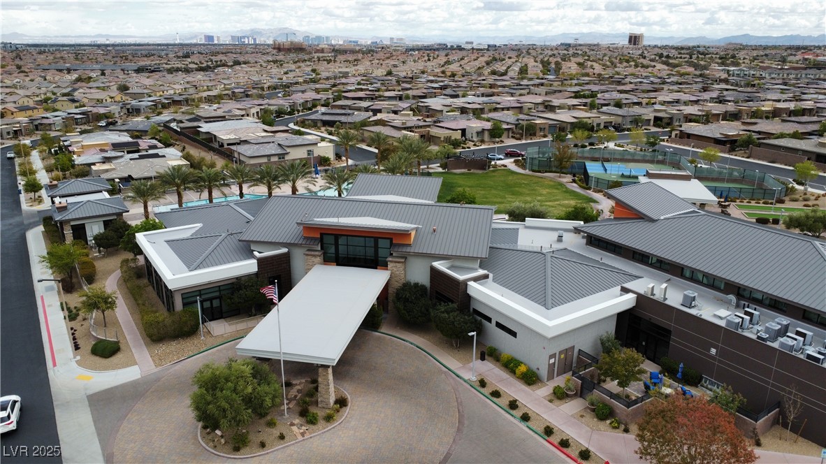 6712 Iron Square Street