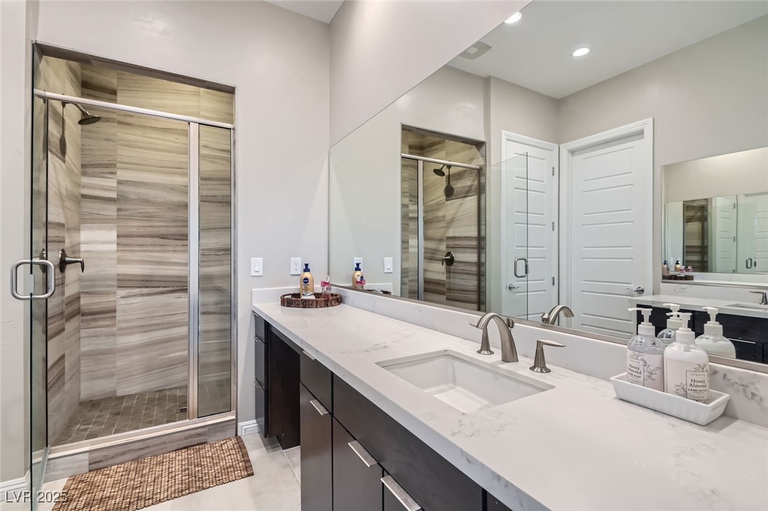 6712 Iron Square Street