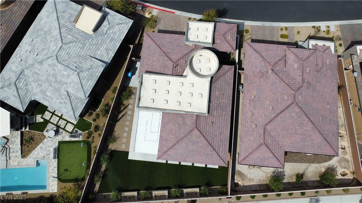 6712 Iron Square Street