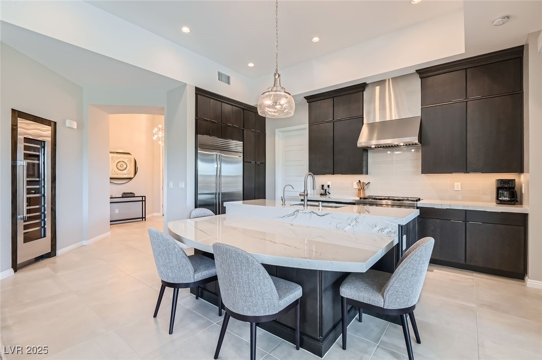 6712 Iron Square Street