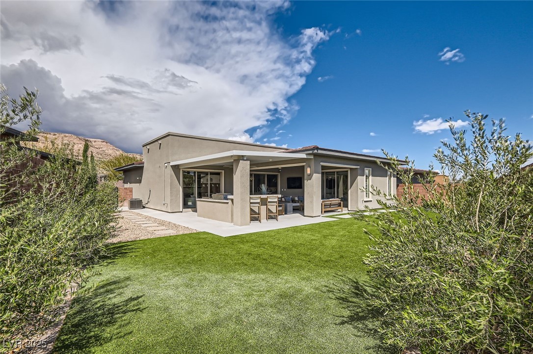 6712 Iron Square Street