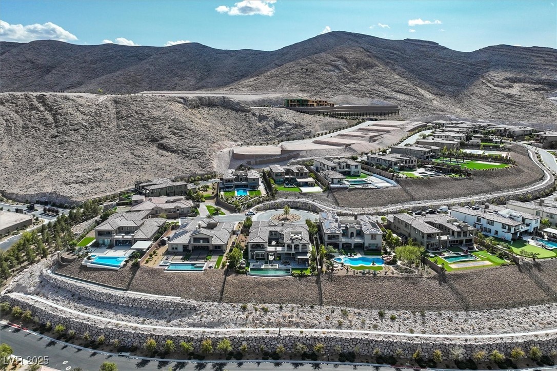 10 Olympia Outlook Drive