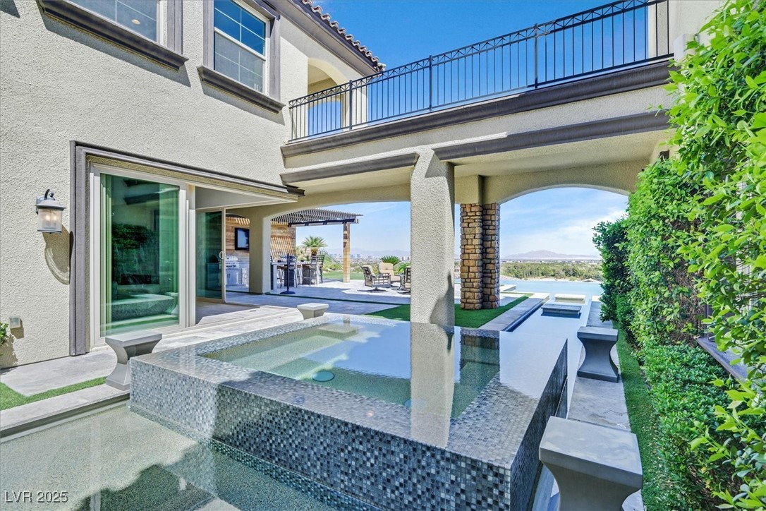 10 Olympia Outlook Drive