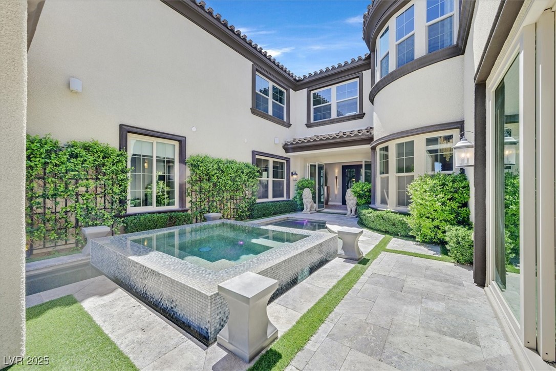 10 Olympia Outlook Drive