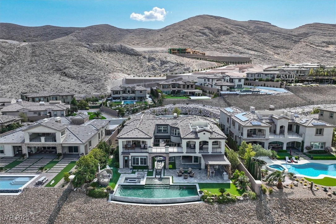 10 Olympia Outlook Drive