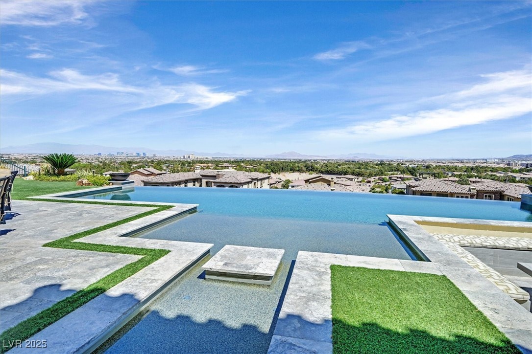 10 Olympia Outlook Drive