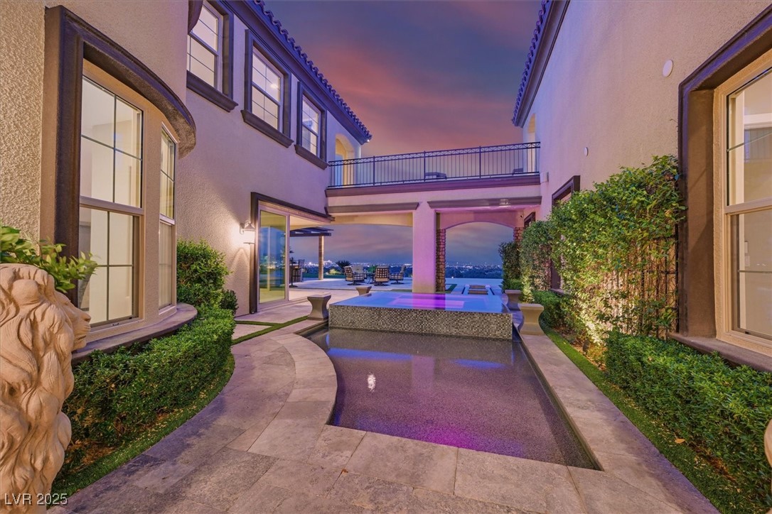 10 Olympia Outlook Drive