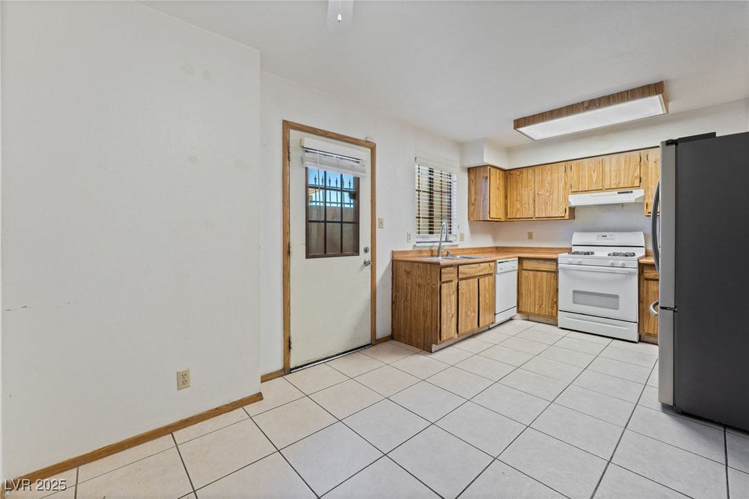 7084 Burcot Avenue D27