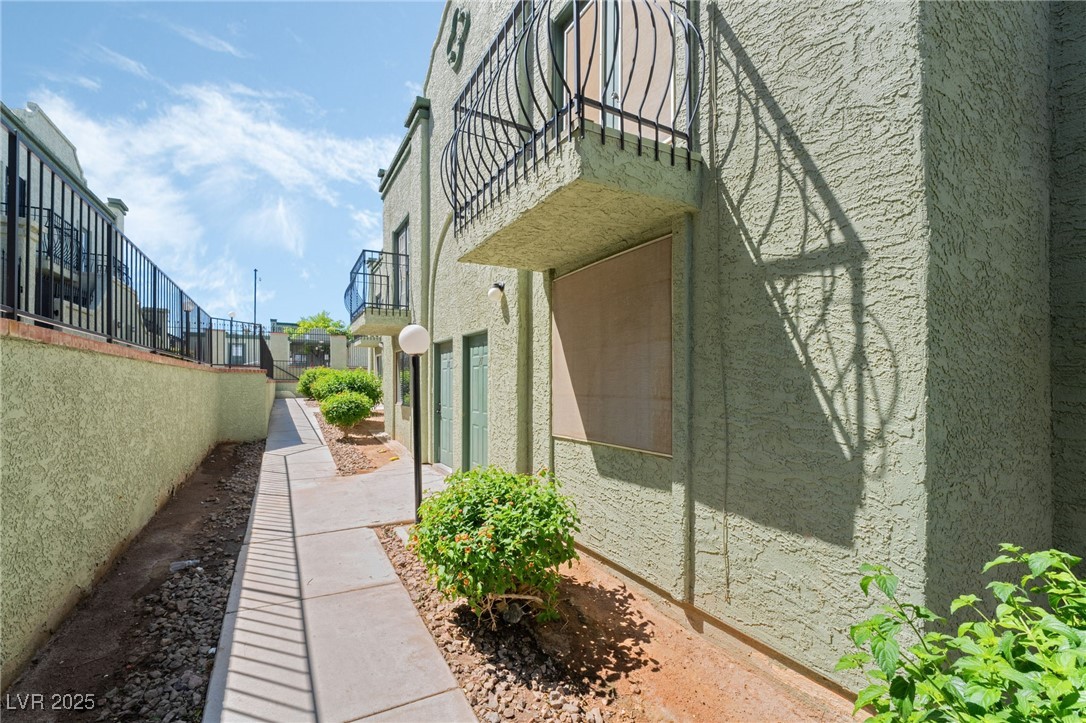 7084 Burcot Avenue D27