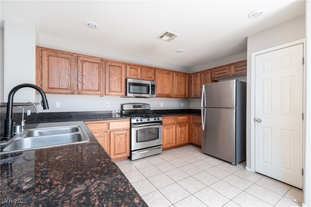 8174 Amphora Street