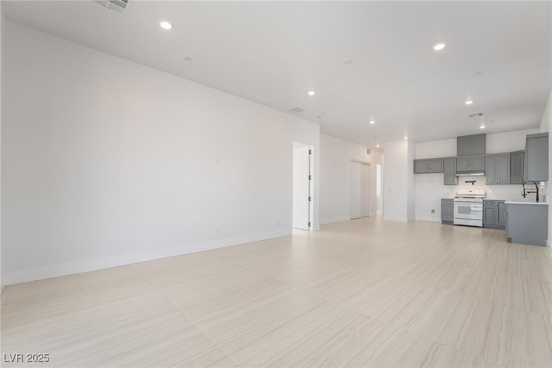 60 Pecos Street