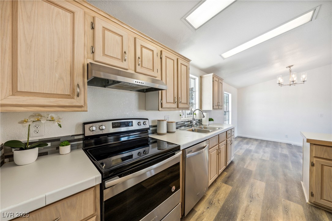 2471 Manitoba Street