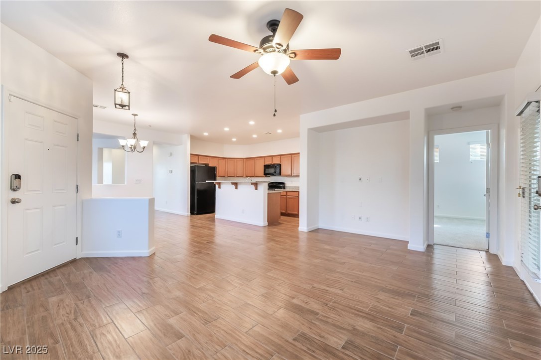 925 Crescent Falls Street