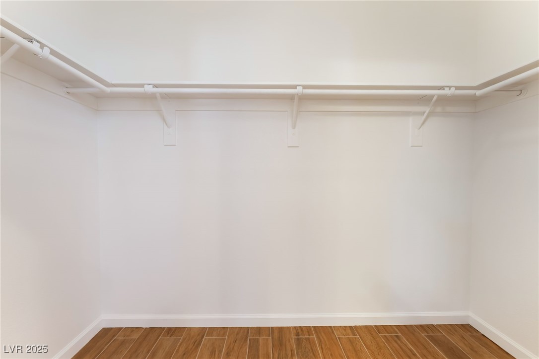 925 Crescent Falls Street