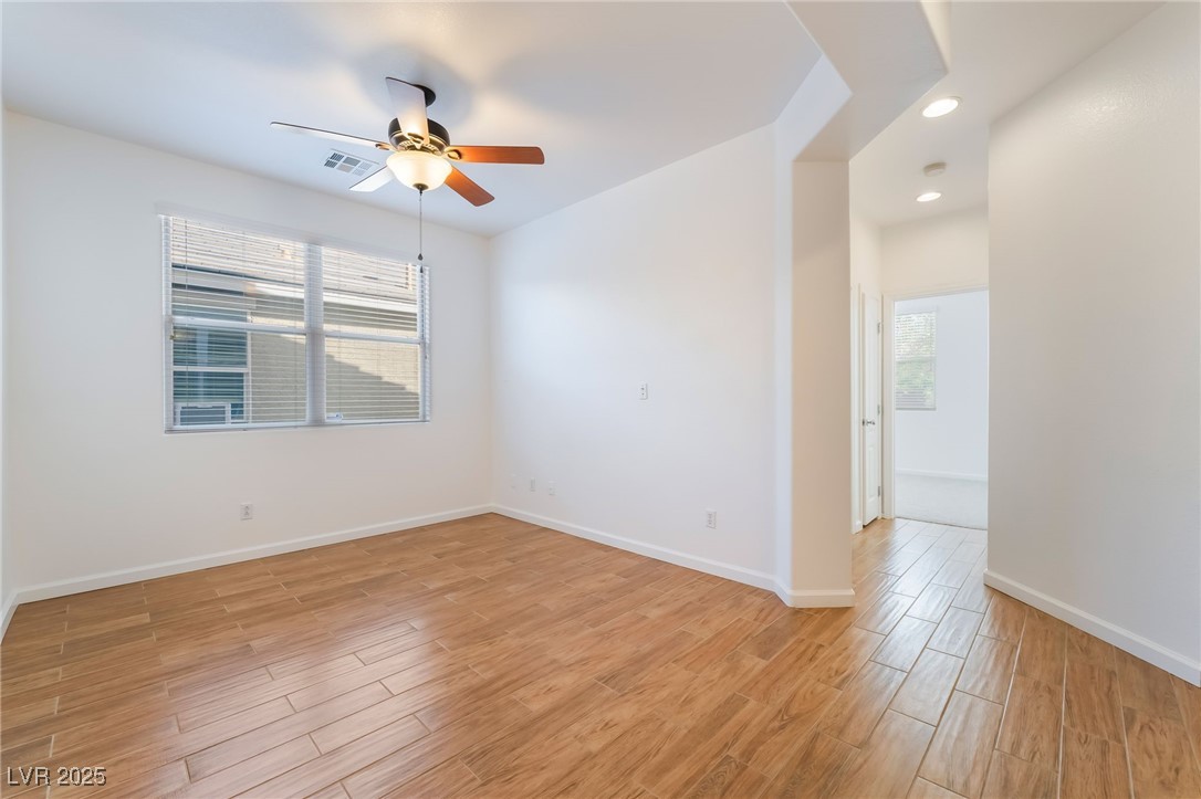 925 Crescent Falls Street